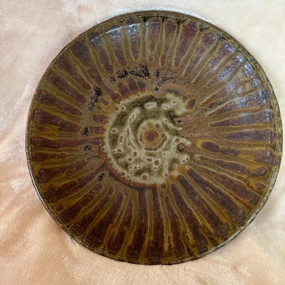 EUC Japanese Style Handcrafted Pottery Plate Artist's Stamp 9.75" diameter - Picture 8 of 10